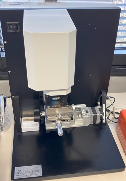 スクラッチ試験機