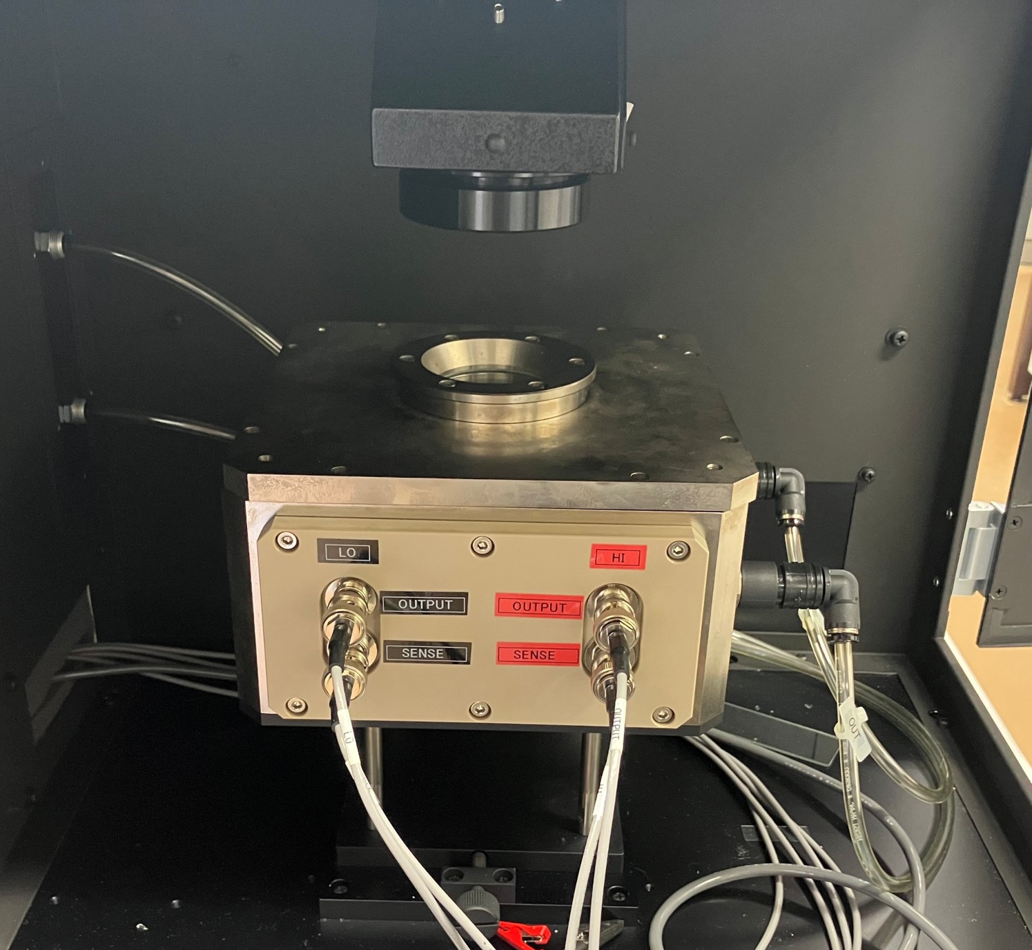 光照射型電気物性測定装置