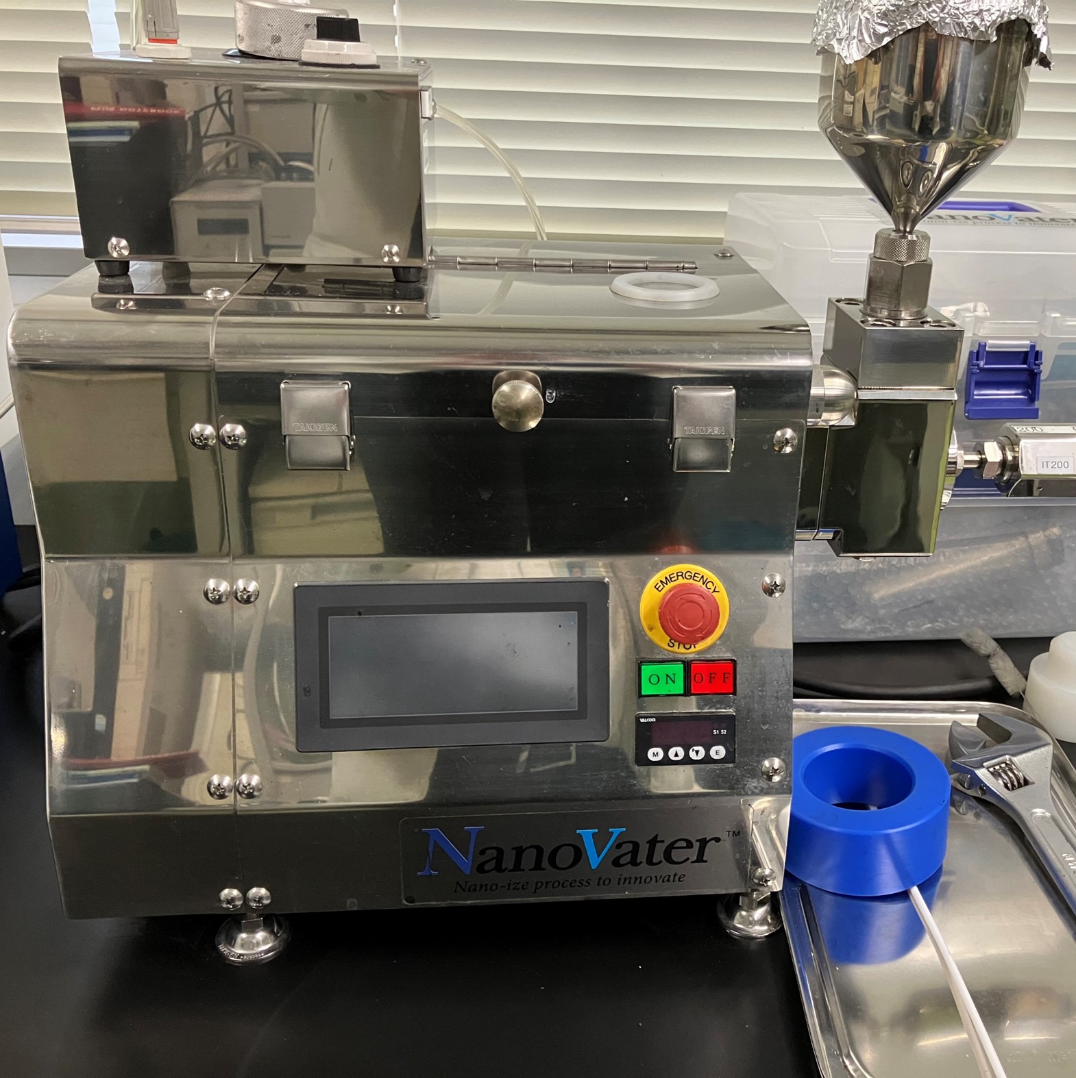 湿式メディアレス微粒化装置