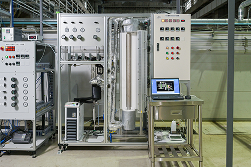 Fixed-bed catalyst test reactor