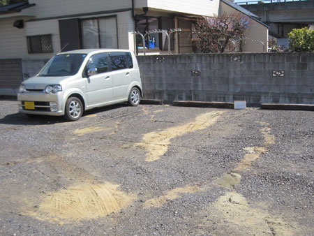 写真3　土浦市東真鍋町において確認された噴砂跡．