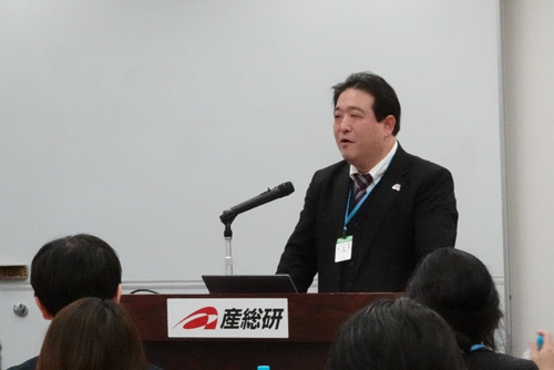 内閣府 孤独・孤立対策推進室、就職氷河期世代支援推進室 堀江 典宏 参事官 講演の様子