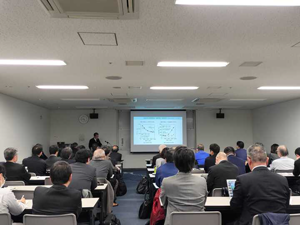 研究会プレゼンの様子