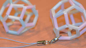 ストローで結晶模型をつくろうイメージ写真